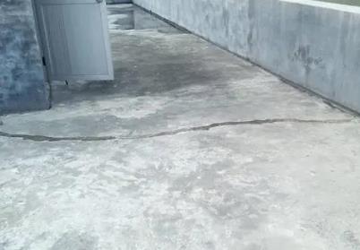 临高楼顶漏水维修公司分享下如何解决卫生间隐蔽部位漏水的问题?